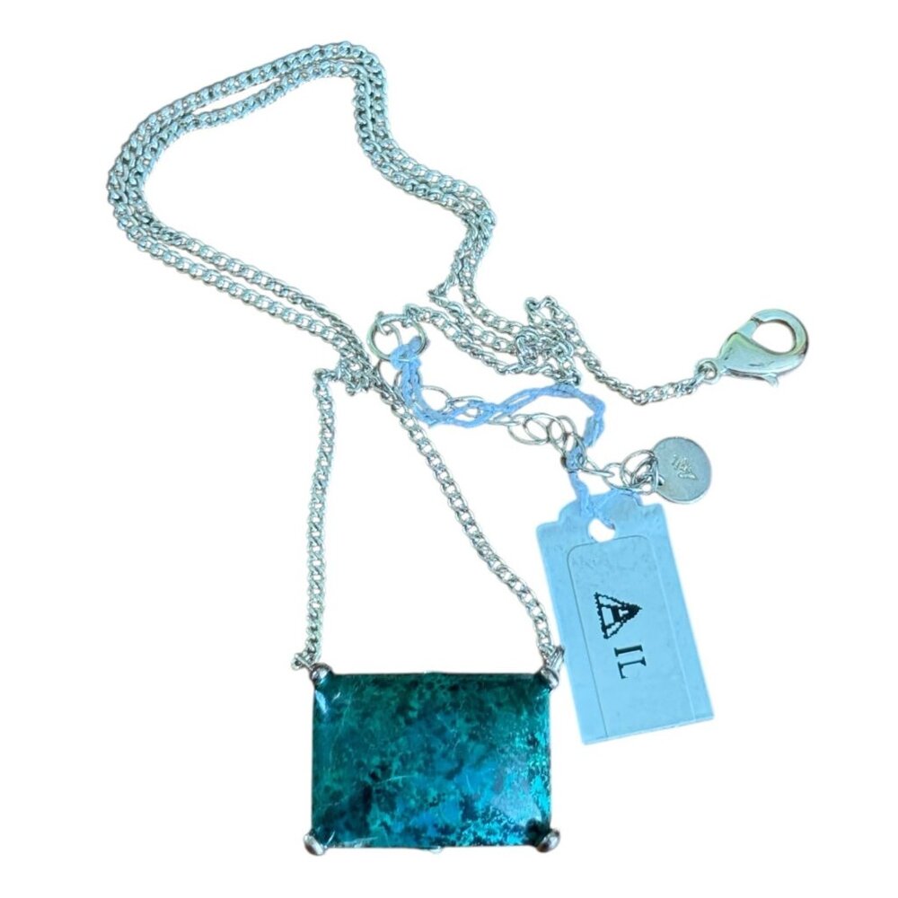 NWT Madagascar Malachite Pendant with Silver Tone Necklace